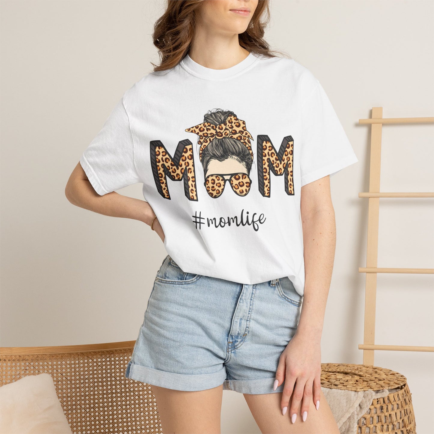 #Momlife Graphic Tee--