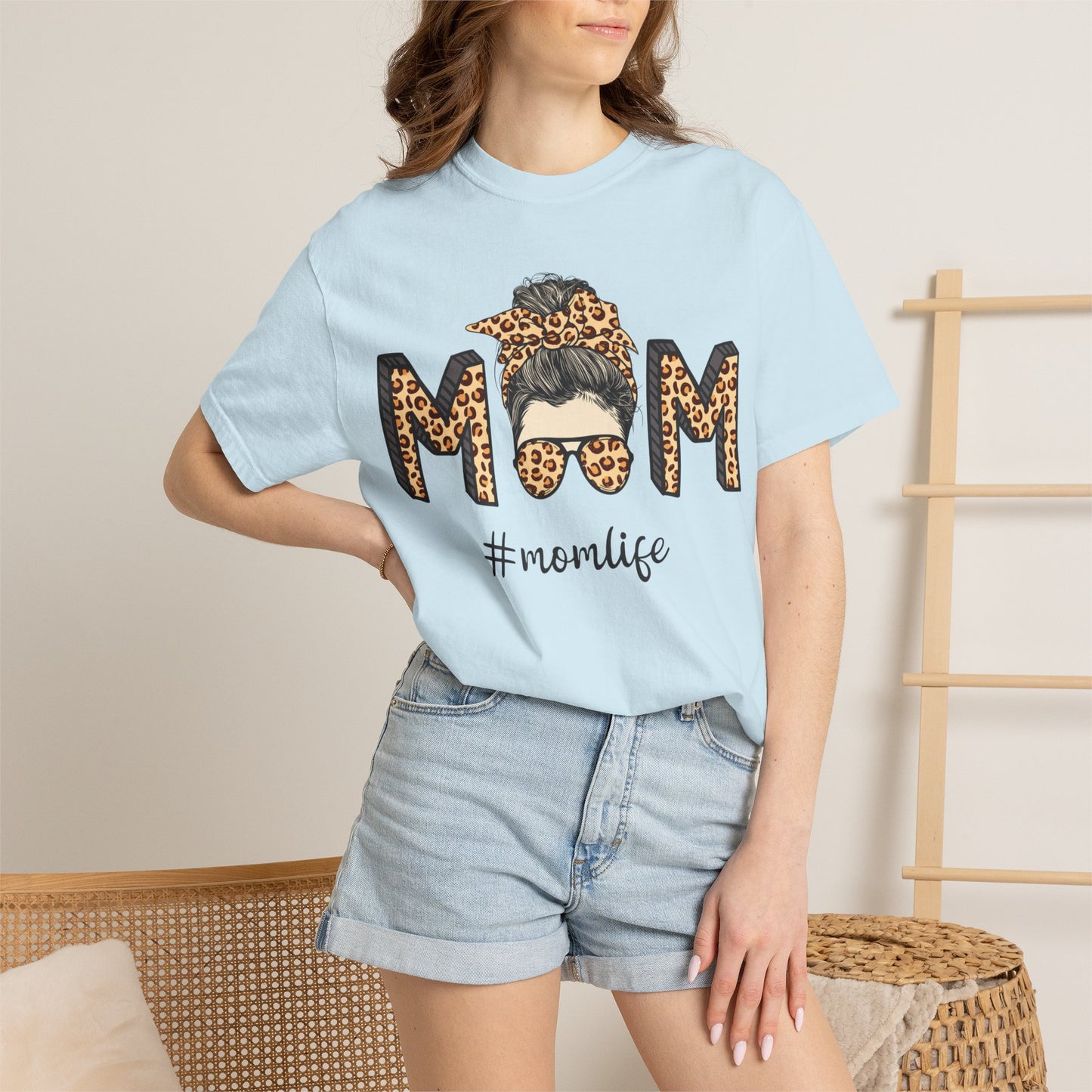 #Momlife Graphic Tee--