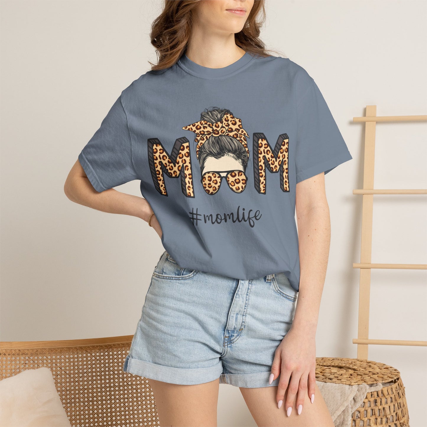 #Momlife Graphic Tee--