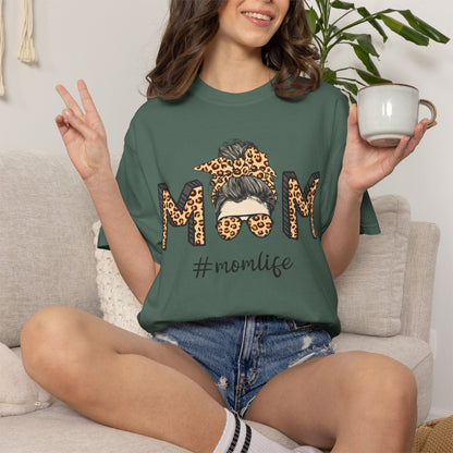 #Momlife Graphic Tee--