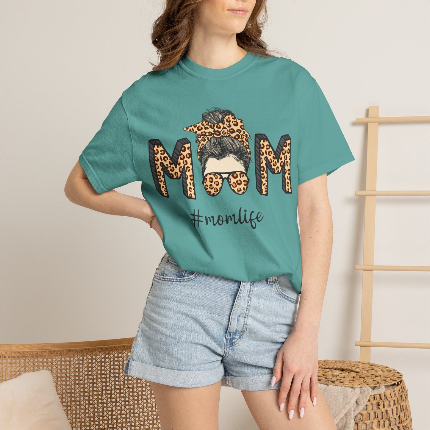 #Momlife Graphic Tee--