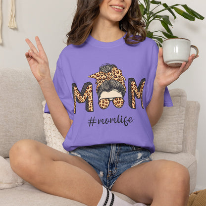 #Momlife Graphic Tee--