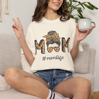 #Momlife Graphic Tee--