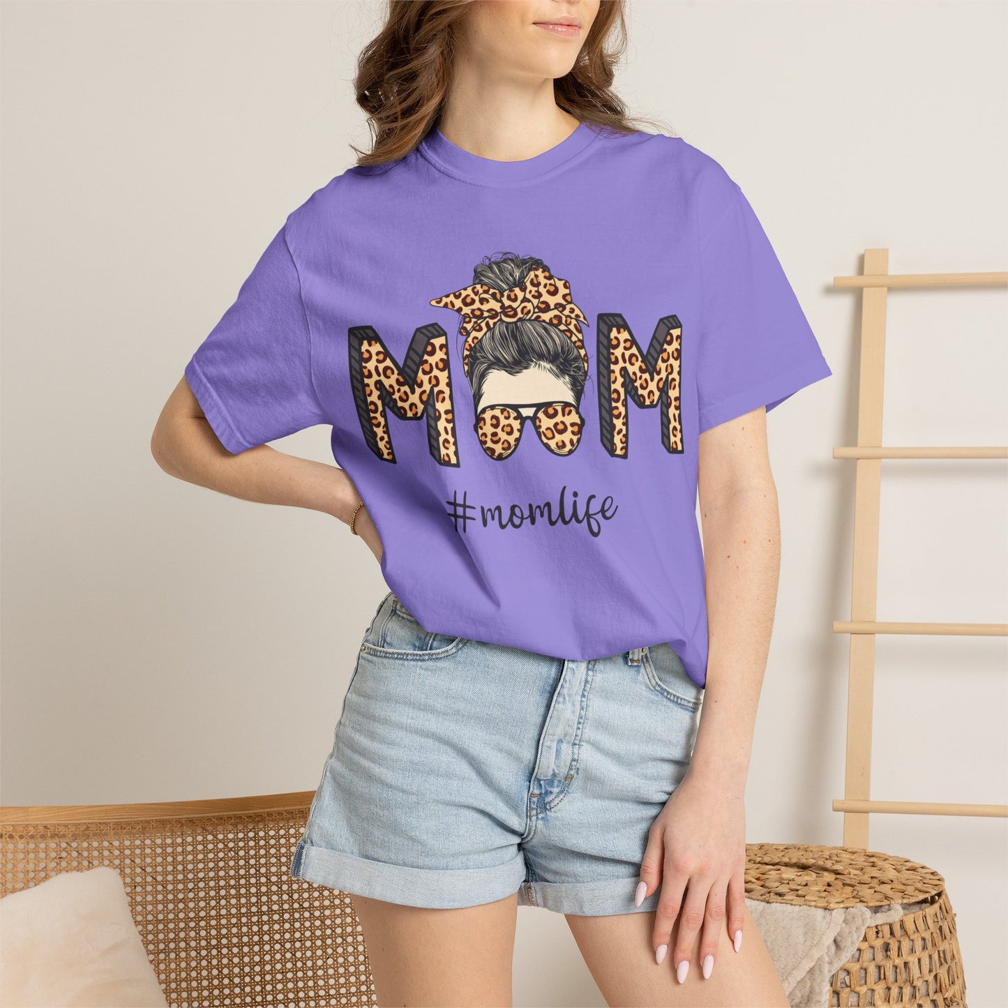 #Momlife Graphic Tee--