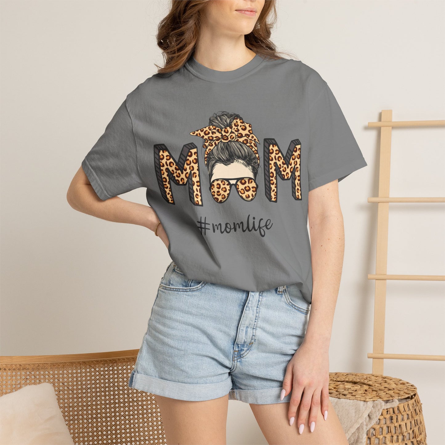 #Momlife Graphic Tee--