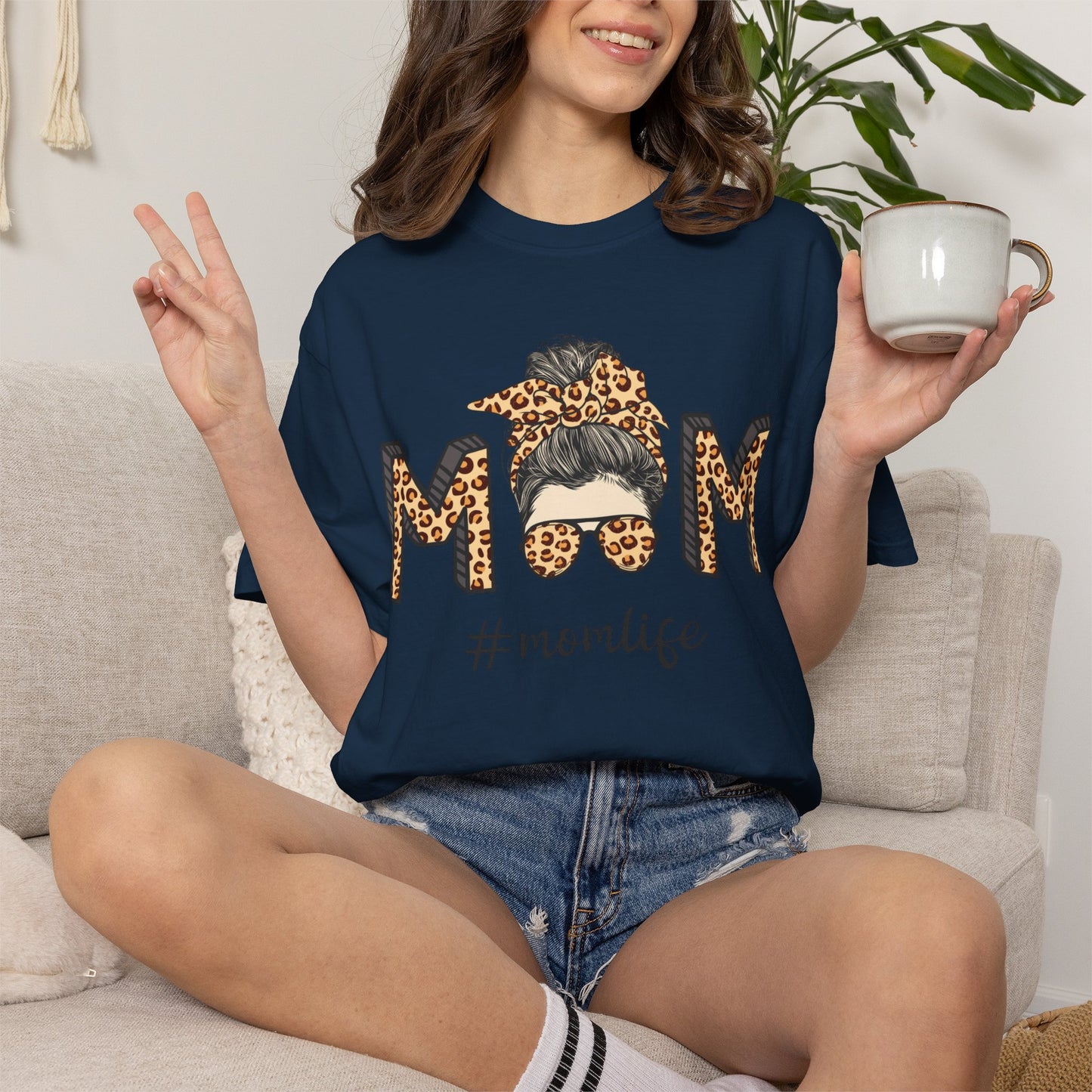#Momlife Graphic Tee--