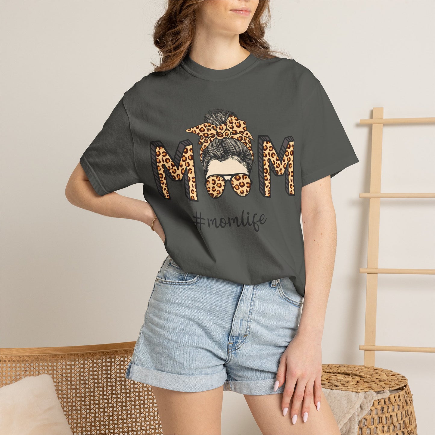 #Momlife Graphic Tee--
