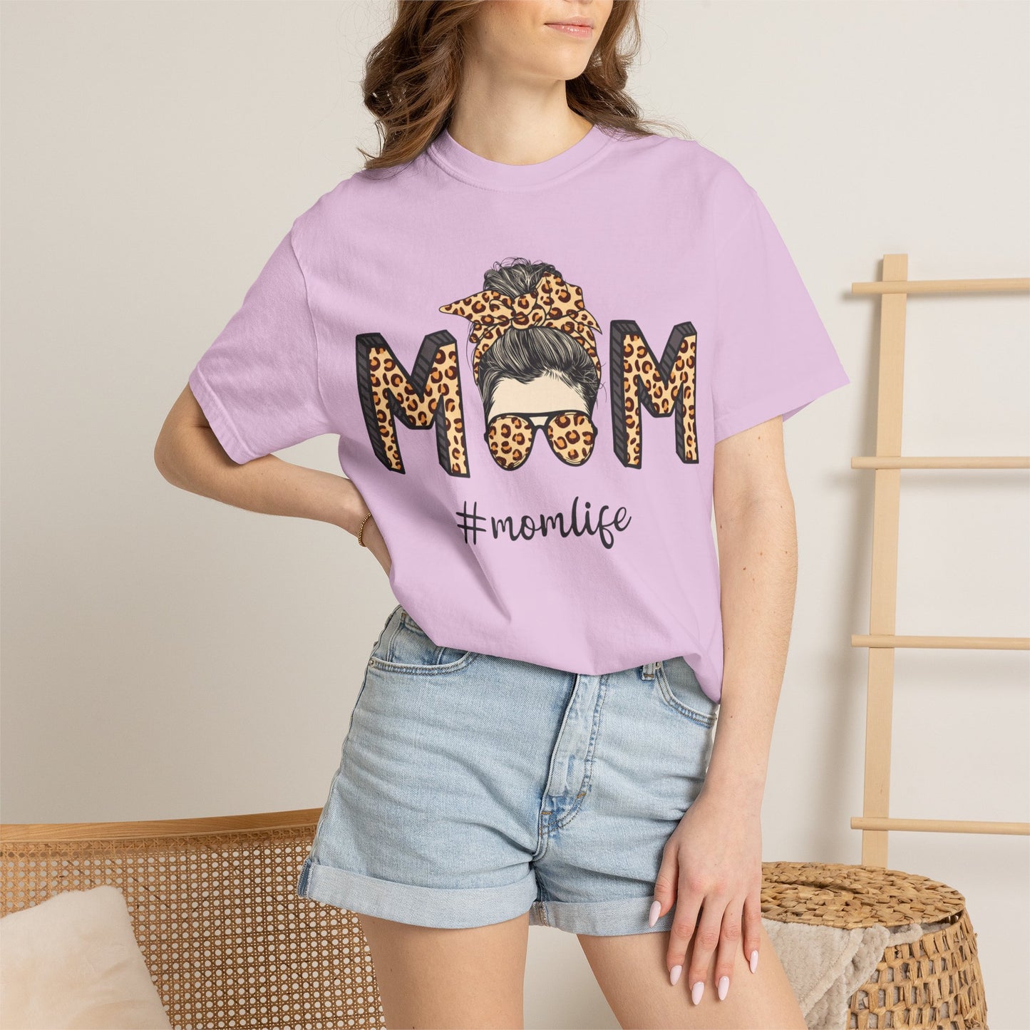 #Momlife Graphic Tee--